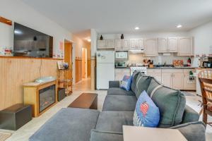 1 Mi to Hunter Mtn Cozy Unit on 6-Acre Property!