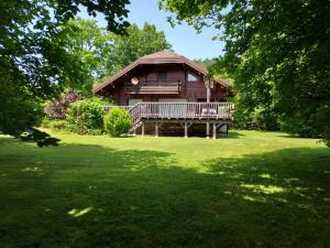 Chalet de Charme 100m² - Grand jardin - Gite les 4 saisons- Lac de chalain