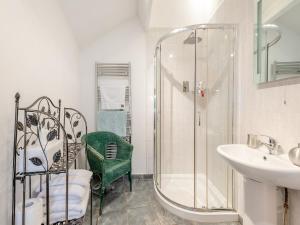 Hollow Creek Cottage - 28012
