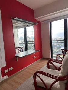 Stylish City View Flat Cozy with Netflix WIFI in The Knightsbridge Residences