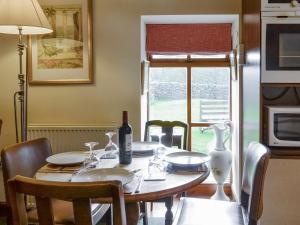 Rowan Tree Cottage - S4216