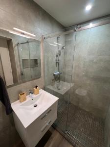 Domaine Baccia Donna Proche Nice, Climatisation, Jacuzzi chauffé, Pétanque & Parking gratuit