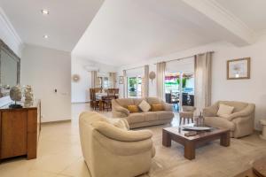 Casa Brava 6 Bedroom Villa with Pool