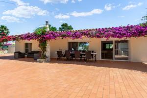 Casa Brava 6 Bedroom Villa with Pool