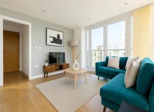 1 Bed Apartment in Bow with Balcony