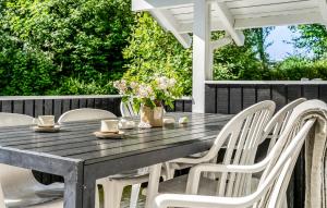 4 Bedroom Beautiful Home In Sydals