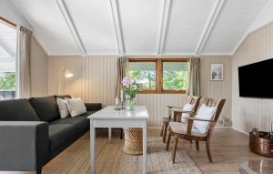 4 Bedroom Beautiful Home In Sydals