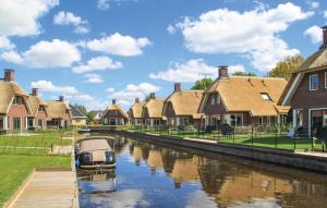 Stunning Home In Idskenhuizen With Sauna