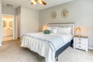 < 1 Mi to Legends Golf Resort: Condo w Pool!