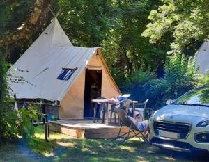 Campings Camping 4 etoiles - Piscine - ccbahgh : photos des chambres