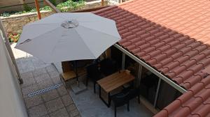 Little Garden House-Omis Center