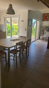 MAISON PMR à 15 mn DES PLAGES