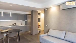 House - Via Boccea - Too