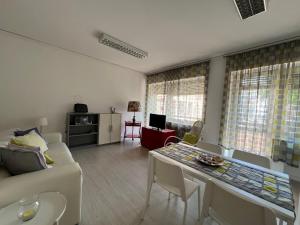 Terrace Apartment Venice - White