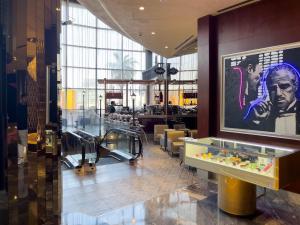 Dubai Paramount 1BR APT Burj Khalifa view