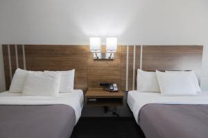 Countryside Inn and Suites