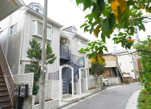 大人気エリア新宿まで電車4分 Jr東中野駅徒歩6分 大久保駅徒歩10分 最大5名様 お荷物預可