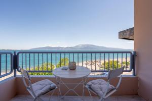 Sea Flow - Luxury seafront Penthouse at Psani Beach