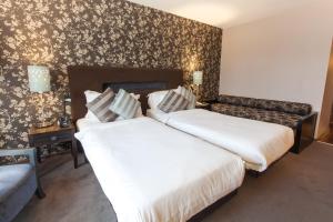 Twin Room room in The Twelve Hotel
