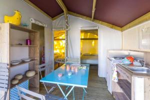 Campings Camping 4 etoiles - Piscine - ccbahea : photos des chambres