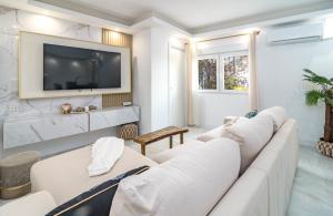 TERR69- Bright city gem in charming Old Town