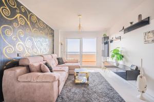Panoramic Seaview Escape - Tranquility, AC & Pool