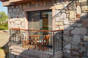 Boutique Stone House Studios With Breakfast