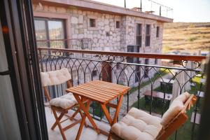 Boutique Stone House Studios With Breakfast