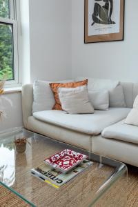 Bright Studio with Park Views - London Fields