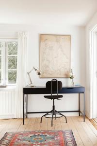 Old Stewards Home Surrounded By Nature