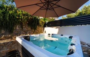 3 Bedroom Beautiful Home In Maslenica 