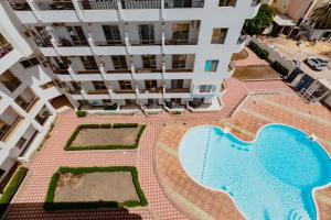 Al makramia compound