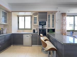 Near the sea Danaos 2 nice 2bd, 2bath sea view