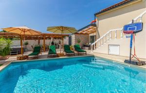 Beautiful Home In Kavran With Kitchen