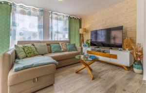 Beautiful Home In Kavran With Kitchen