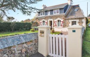 Maisons de vacances Holiday Home Pleubian Ef-1633 : photos des chambres