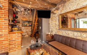 1 Bedroom Awesome Home In Drivenik 