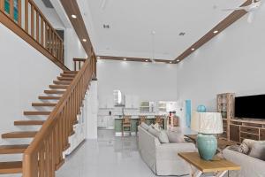 Aqua Vista- Luxury Waterfront Pool Home, 35 Dock!