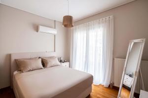 Elegant 3BD Seaside Villa With Sea View In Vari