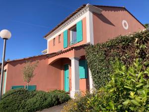 Villa climatisée calme avec piscine partagée Saint AYGULFFREJUS