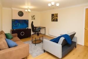 Modern 3BR Home Ideal for Work and Family