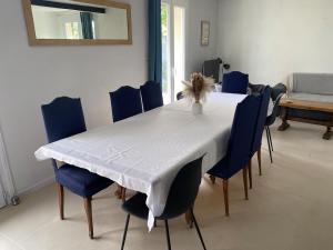 Villas Superbe Villa climatisee avec piscine : photos des chambres