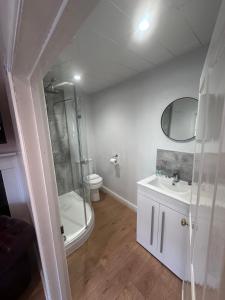Twin Room with Shower room in Laburnum Guest House at Bistro En Glaze