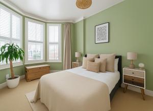 2 Bed Apartment in Finsbury with Garden