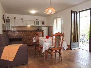 Apartment Violetta-2 by Interhome