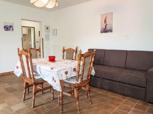 Apartment Violetta-2 by Interhome