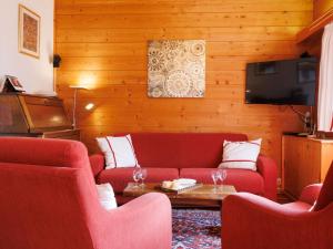 Chalet Les Clarines by Interhome