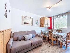 Apartment Les Lauzes C19 by Interhome