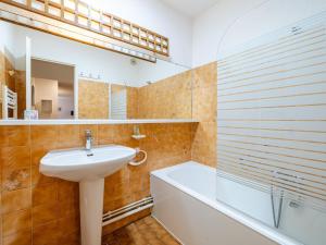 Studio pour 4 avec Wi-Fi illimité, vue mer depuis la terrasse - FR-1-827-40