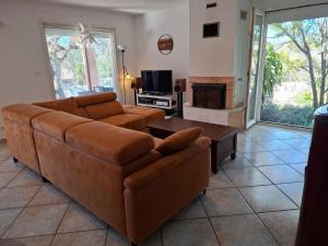 Maison Harmonia! Private Pool, BBQ, AC and Playground
